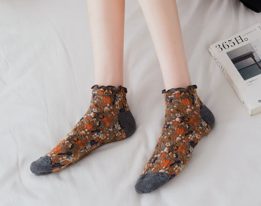 Rufia Fall Embossed Socks